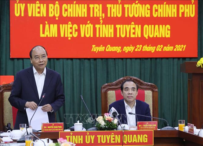 Thủ tướng Nguyễn Xuân Phúc phát biểu chỉ đạo tại buổi làm việc với lãnh đạo chủ chốt tỉnh Tuyên Quang. Ảnh: Thống Nhất – TTXVN


