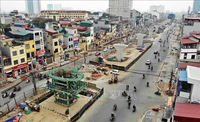 Trong ảnh: Các trụ bê tông từ cầu Mai Động đến nút giao chợ Mơ phần lớn đã được hoàn thiện. Ảnh: Danh Lam - TTXVN