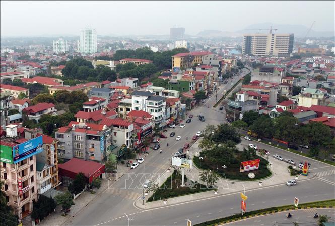 Đoạn Dốc Láp – phố Trần Phú trên địa bàn thành phố Vĩnh Yên. Ảnh: Hoàng Hùng - TTXVN
