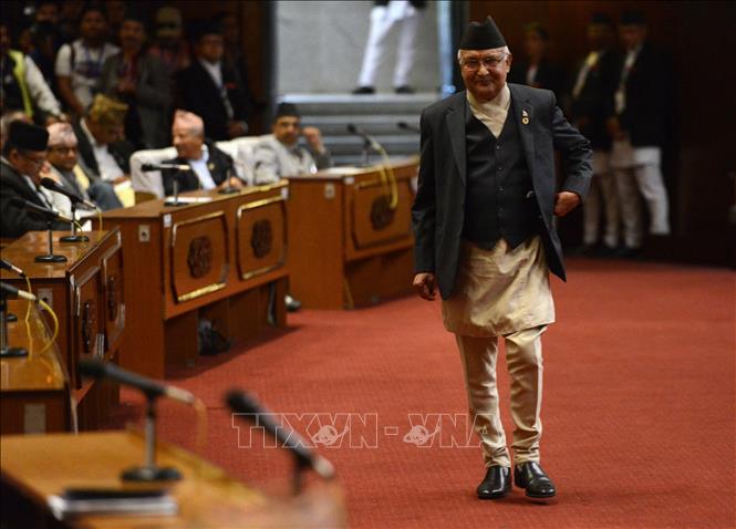 Trong ảnh (tư liệu): Thủ tướng Nepal K.P. Sharma Oli (phải) tại phiên họp Quốc hội ở thủ đô Kathmandu ngày 11/10/2015. Ảnh: AFP/TTXVN 