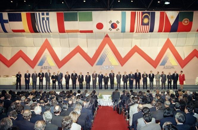 Nguyên thủ 26 nước dự Hội nghị Hợp tác Á - Âu lần thứ nhất (ASEM 1) tại Bangkok (Thái Lan), ngày 1/3/1996. Ảnh: Minh Đạo – TTXVN
