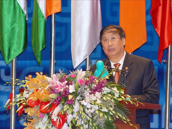 Phó Thủ tướng, Bộ trưởng Ngoại giao Phạm Gia Khiêm phát biểu tại phiên khai mạc Hội nghị Bộ trưởng Ngoại giao Á – Âu (ASEM) lần thứ 9, ngày 25/5/2009, tại Hà Nội. Ảnh: Nhan Sáng – TTXVN