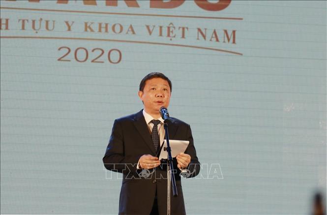 Trong ảnh: Ông Dương Anh Đức, Phó Chủ tịch UBND TP Hồ Chí Minh phát biểu tại Lễ trao giải thưởng Thành tựu y khoa Việt Nam. Ảnh: Đinh Hằng - TTXVN