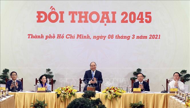 Trong ảnh: Thủ tướng Nguyễn Xuân Phúc chủ trì cuộc “Đối thoại 2045”. Ảnh: Thống Nhất - TTXVN