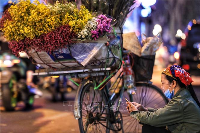 Thị trường hoa tươi buồn khiến chúng ta nhớ đến tình yêu và những cảm xúc trái ngược. Hãy xem những bức ảnh về thị trường hoa này để cảm nhận được vẻ đẹp và ý nghĩa đặc biệt của nó.
