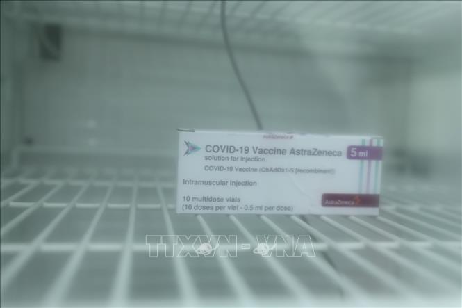 Trong ảnh: Vaccine phòng COVID-19 của AstraZeneca được sử dụng tại Việt Nam trong đợt này. Ảnh: Minh Quyết - TTXVN