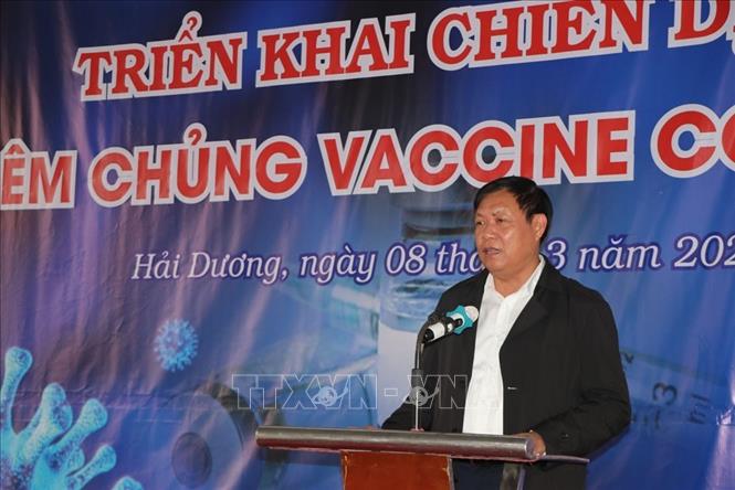 Trong ảnh: Thứ trưởng Bộ Y tế Đỗ Xuân Tuyên phát biểu tại lễ triển khai chiến dịch tiêm chủng vaccine phòng dịch COVID-19 tại Hải Dương. Ảnh: Mạnh Minh - TTXVN