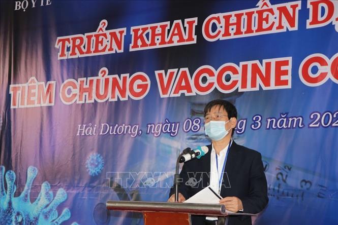 Trong ảnh: Phó Chủ tịch UBND tỉnh Hải Dương Lương Văn Cầu phát biểu tại lễ triển khai chiến dịch tiêm chủng vaccine phòng dịch COVID-19 tại Hải Dương. Ảnh: Mạnh Minh - TTXVN