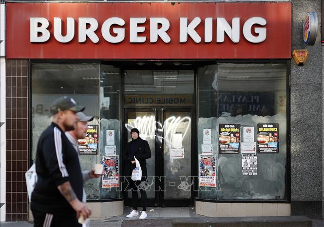 Trong ảnh: Một cửa hàng Burger King tại Walsall, Anh. Ảnh: AFP/TTXVN