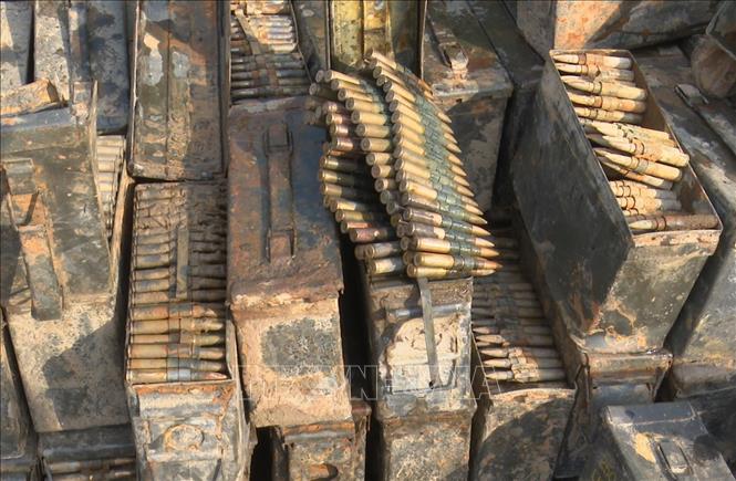 Trong ảnh: Số lượng đạn bị ngành chức năng thu giữ. Ảnh: TTXVN phát