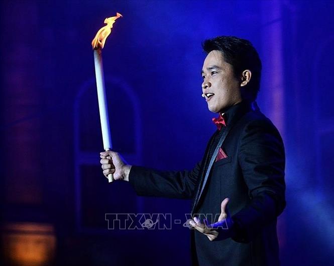 Trong ảnh: Ninh Đức Hoàng Long - Gương mặt trẻ Việt Nam triển vọng năm 2020 lĩnh vực Văn hóa nghệ thuật. Ảnh: TTXVN phát
