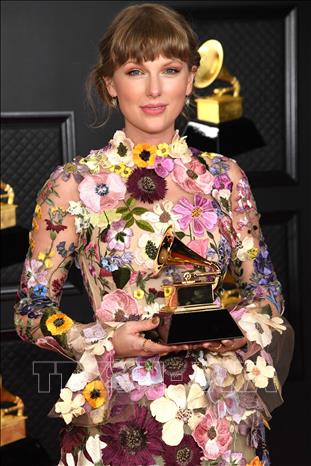 Trong ảnh: Ca sĩ Taylor Swift đoạt giải hạng mục 