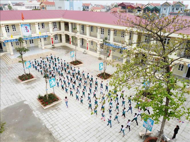 Trong ảnh: Đến hết năm 2020, huyện Ứng Hòa có 74/90 trường (82%) được công nhận đạt chuẩn Quốc gia, trong đó có 20 trường Mầm non, 26 trường Tiểu học, 28 trường Trung học cơ sở. Ảnh: Vũ Sinh – TTXVN
