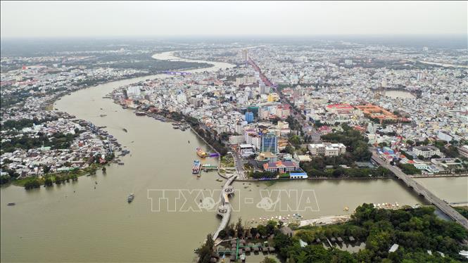 Trong ảnh: Thành phố Cần Thơ là trung tâm kinh tế, văn hóa, xã hội, y tế, giáo dục và thương mại của vùng đồng bằng sông Cửu Long. Ảnh: Phan Tuấn Anh - TTXVN
