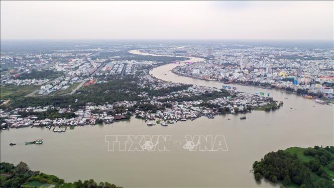 Trong ảnh: Thành phố Cần Thơ - một cực phát triển thuộc vùng kinh tế trọng điểm của cả nước. Ảnh: Phan Tuấn Anh - TTXVN
