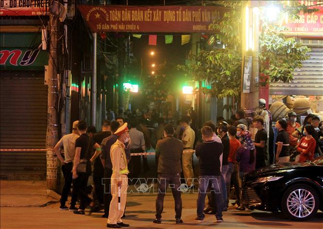 Trong ảnh: Ngõ tổ dân phố Hải Triều 4, Do Nha 2, Quán Toan, nơi đối tượng tiếp tục gây nổ khi chạy khỏi cửa hàng vàng bạc. Ảnh: An Đăng - TTXVN