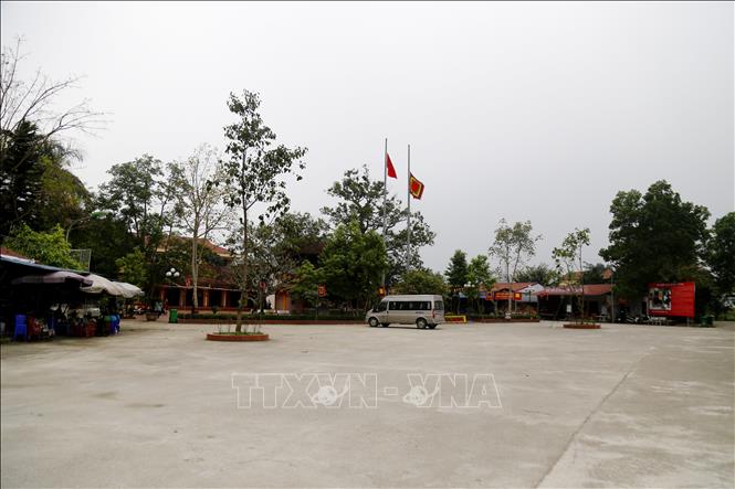 Trong ảnh: Đền Ỷ La có không gian rộng để đón du khách thập phương. Ảnh: Nam Sương - TTXVN