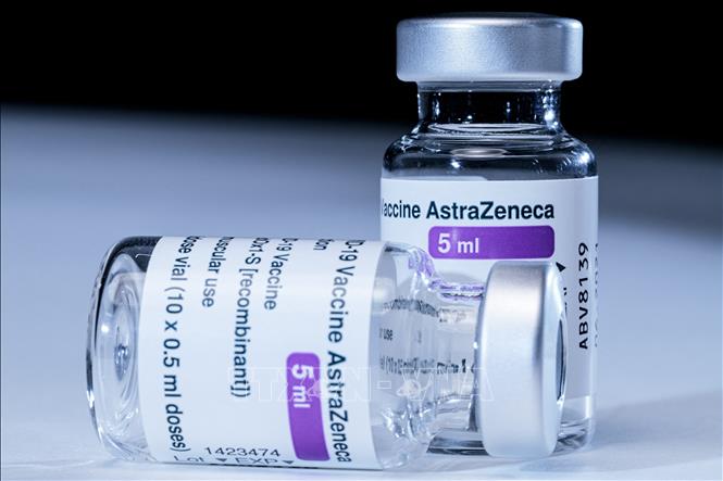 Trong ảnh: Vaccine ngừa COVID-19 của hãng dược phẩm AstraZeneca. Ảnh: AFP/TTXVN