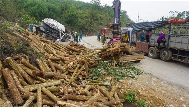 Trong ảnh: Hiện trường vụ tai nạn. Ảnh: Hoa Mai - TTXVN