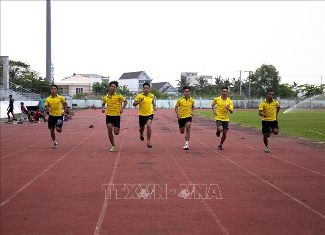 Trong ảnh: Buổi tập luyện thường ngày của các vận động viên trong đội tuyển Điền kinh Kiên Giang. Ảnh: Hồng Đạt - TTXVN