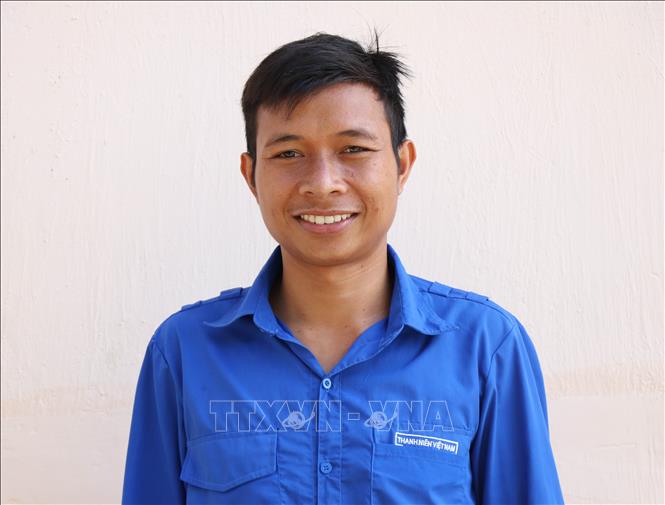 Trong ảnh: Anh Rmah Mich,Phó Chủ tịch Hội Liên hiệp thanh niên xã Chư A Thai, huyện Phú Thiện (Gia Lai). Ảnh: Hồng Điệp - TTXVN