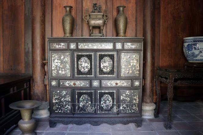Photo: Inside An Hien Garden House. VNA Photo: Đỗ Trưởng