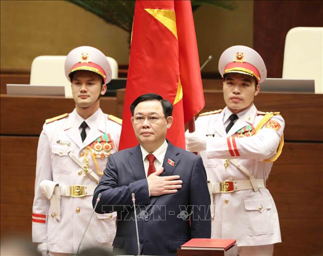Photo: NA Chairman Vuong Dinh Hue in the swearing-in ceremony. VNA Photo
