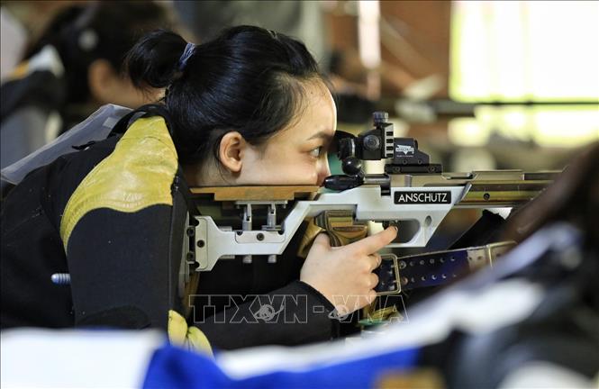 Trong ảnh: Xạ thủ Phí Thanh Thảo là một trong những gương mặt trẻ nổi bật trong số hơn 200 vận động viên tại Giải vô địch các câu lạc bộ bắn súng quốc gia 2021. Ảnh: Thành Đạt - TTXVN
