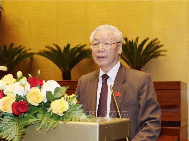 Chủ tịch nước Nguyễn Phú Trọng trình Quốc hội miễn nhiệm chức vụ Thủ tướng Chính phủ đối với ông Nguyễn Xuân Phúc. Ảnh: Trí Dũng-TTXVN