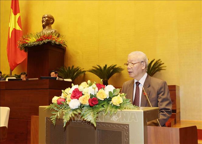 Chủ tịch nước Nguyễn Phú Trọng trình Quốc hội miễn nhiệm chức vụ Thủ tướng Chính phủ đối với ông Nguyễn Xuân Phúc. Ảnh: Trí Dũng-TTXVN