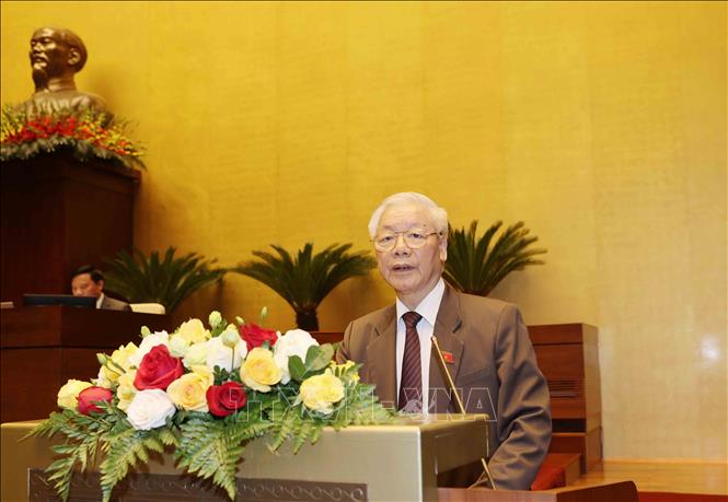 Chủ tịch nước Nguyễn Phú Trọng trình Quốc hội miễn nhiệm chức vụ Thủ tướng Chính phủ đối với ông Nguyễn Xuân Phúc. Ảnh: Trí Dũng-TTXVN