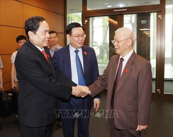 Trong ảnh: Tổng Bí thư, Chủ tịch nước Nguyễn Phú Trọng với các đại biểu dự kỳ họp. Ảnh: Trí Dũng - TTXVN