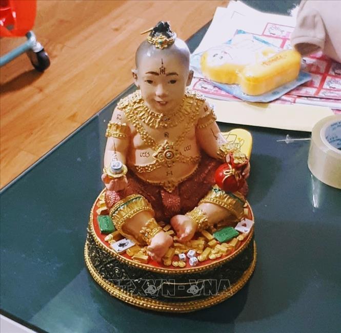 Trong ảnh: Số búp bê nghi Kumanthong bị Công an quận Cái Răng tạm giữ. Ảnh: TTXVN phát