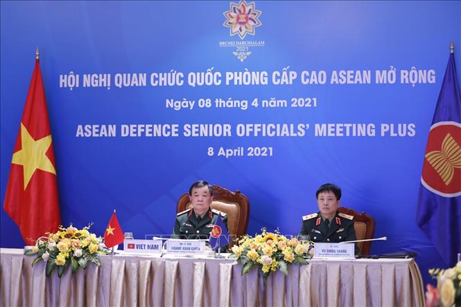 Trong ảnh: Thượng tướng Hoàng Xuân Chiến, Thứ trưởng Bộ Quốc phòng, Trưởng ADSOM+ Việt Nam tham dự Hội nghị Quan chức Quốc phòng cấp cao ASEAN mở rộng tại điểm cầu Hà Nội. Ảnh: Dương Giang - TTXVN