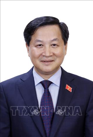 Photo: Deputy Prime Minister Le Minh Khai, born in 1964, is a member of the Party Central Committee in the 12th and 13th tenures, Secretary of the 13th-tenure Party Central Committee. VNA Photo