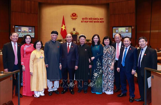 Chủ tịch nước Nguyễn Xuân Phúc và các đại biểu. Ảnh: Thống Nhất – TTXVN