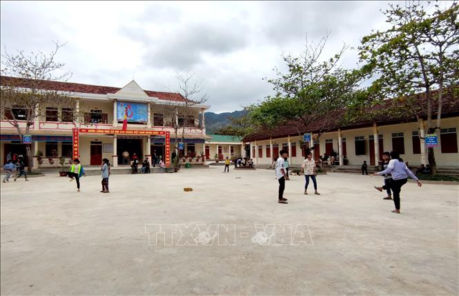 Trong ảnh: Đến nay xã Hữu Kiệm (huyện Kỳ Sơn, tỉnh Nghệ An) đã đạt chuẩn phổ cập mầm non cho trẻ 5 tuổi và chuẩn phổ cập tiểu học mức độ 3. Ảnh: Văn Tý-TTXVN