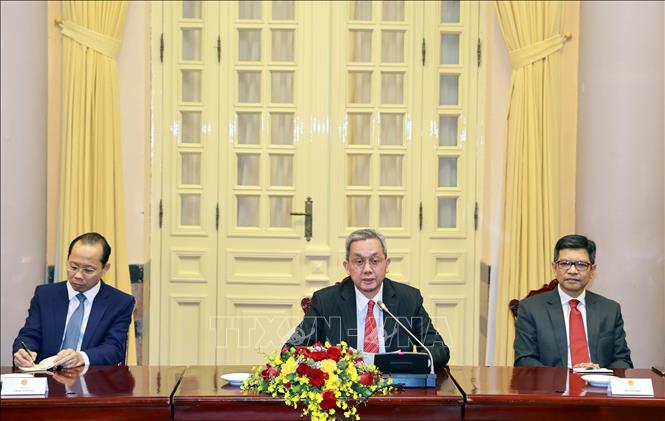 Đại sứ Brunei tại Việt Nam Pengiran Haji Sahari bin Pengiran Haji Salleh (giữa) phát biểu tại buổi tiếp. Ảnh: Thống Nhất – TTXVN
