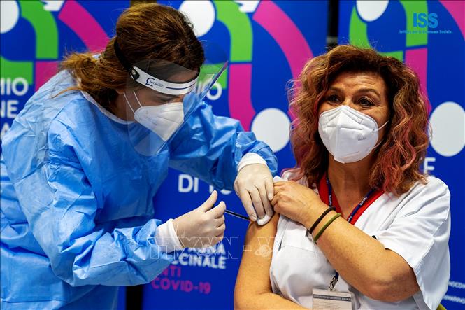 COVID-19: Các nước EU hướng tới sử dụng "hộ chiếu vaccine" để mở cửa du lịch Hè 2021 - Ảnh thời ...