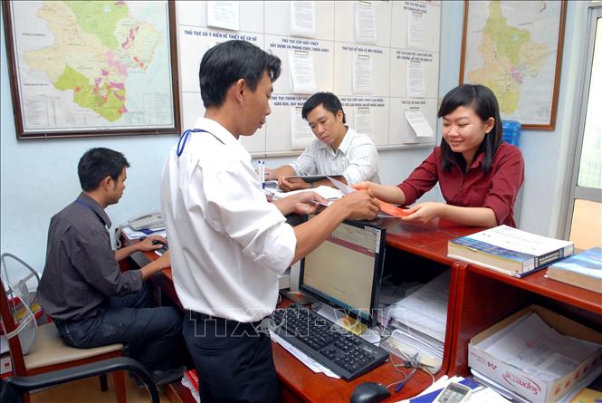 Thực hiện cải cách mạnh mẽ, Ninh Thuận đã tiên phong đưa vào hoạt động văn phòng phát triển kinh tế (Economic Development Office - EDO) theo hình mẫu văn phòng phát triển kinh tế của Singapore. Ảnh: Danh Lam - TTXVN
