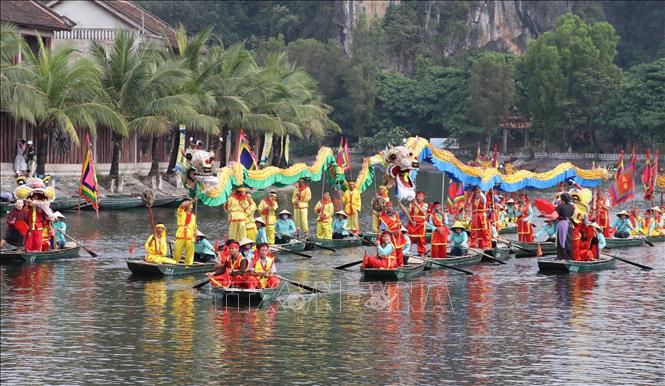 Trong ảnh: Nhiều hoạt động văn hóa, văn nghệ được tổ chức tại Khu du lịch Tam Cốc - Bích Động. Ảnh: Đức Phương – TTXVN