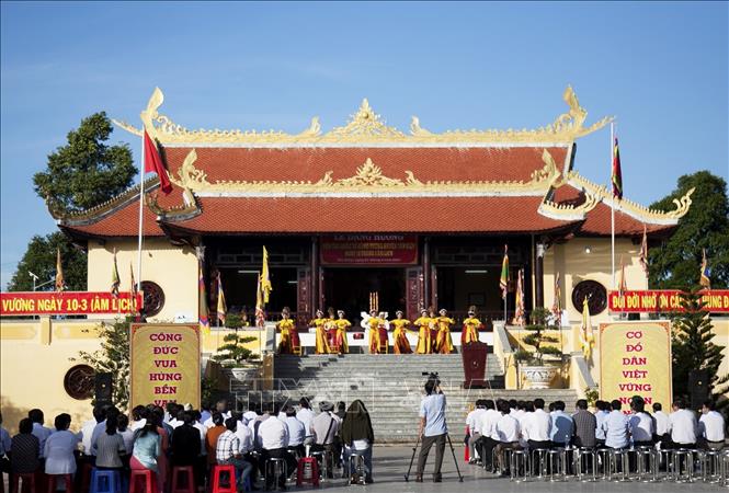 Trong ảnh: Lễ Dâng hương Giỗ Tổ Hùng Vương tại Đền thờ Quốc Tổ Hùng Vương, huyện Tân Hiệp (Kiên Giang). Ảnh: Hồng Đạt - TTXVN
