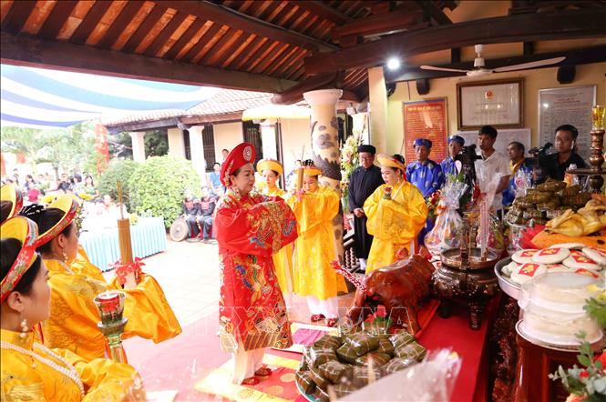 Nghi thức tế lễ truyền thống trong Lễ Giỗ tổ Hùng Vương năm 2021 tại Di tích lịch sử quốc gia Đình Lạc Giao, thành phố Buôn Ma Thuột, Đắk Lắk. Ảnh: Hoài Thu – TTXVN