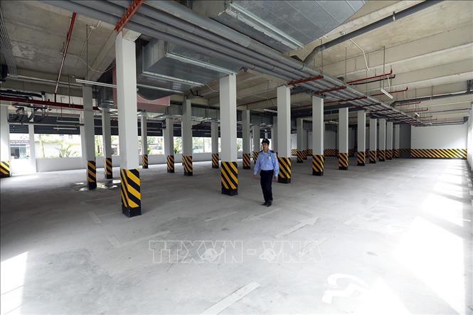 Trong ảnh: Nhà để xe rộng rãi tại các khối nhà trong khu chung cư. Ảnh: Phan Tuấn Anh - TTXVN