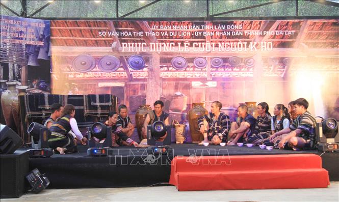 Trong ảnh: Với người K’Ho, đám cưới là một sự kiện quan trọng bậc nhất trong cuộc đời con người. Ảnh: Đặng Tuấn – TTXVN 
