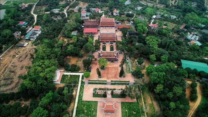 Chùa Quỳnh Lâm thuộc Khu di tích lịch sử nhà Trần (thị xã Đông Triều, Quảng Ninh) là một trong các ngôi chùa nổi tiếng của Việt Nam. Xưa kia chùa là một trung tâm Phật giáo quan trọng của dòng thiền Trúc Lâm. Ảnh: Thành Đạt - TTXVN 