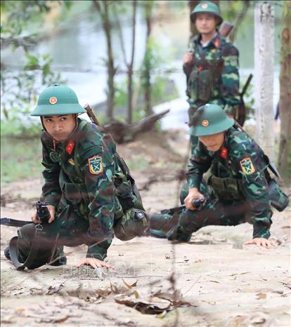 Trong ảnh: Giờ huấn luyện chiến thuật của chiến sĩ mới ở Trung đoàn 66. Ảnh: Trọng Đức - TTXVN