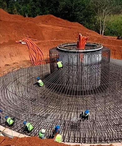 Trong ảnh: Diện tích đất để thi công mỗi móng trụ khoảng 3.500m2. Ảnh: TTXVN