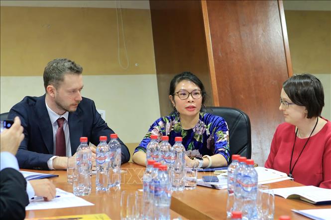 Trong ảnh: Đại biện lâm thời Việt Nam tại LB Nga Nguyễn Quỳnh Mai phát biểu tại Hội thảo. Ảnh: Hồng Quân - PV TTXVN tại Nga