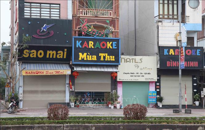 Trong ảnh: Các quán karaoke trên địa bàn thành phố Hưng Yên đóng cửa tạm dừng hoạt động. Ảnh: Đinh Tuấn - TTXVN